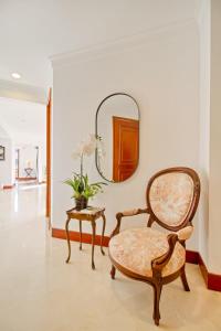 Medellin, Laureles - Luxury Penthouse, 5-min Zona Rosa, 5 Balconies, Panoramic City Views