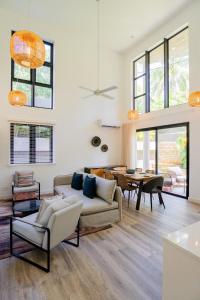 The Luxe Retreat - Chic & Comfy