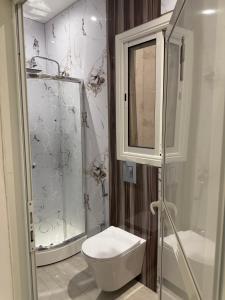 Urban Bunks Hostel - سرير في غرفة مشتركة