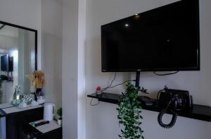 The Palms Resort & Bar