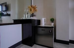 The Palms Resort & Bar