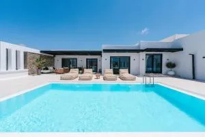 Mykonos Best Villa, Luxe Escape with Private Pool - Klouvas