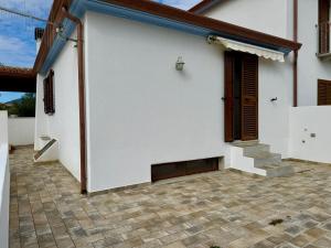 CASA SAS ENAS trilocale indipendente -Ammentos Posada -