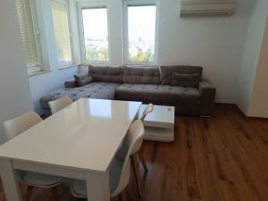 Two-bedroom Apartment Lauta 28