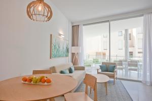 One-Bedroom Apartment (2 Adults + 1 Child) room in Apartaments Posidonia