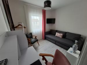 Hotels Le Crist'Al, hotel et restaurant, partiellement climatise, en front de mer et centre ville : photos des chambres