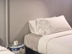 Human Touch Room - Soulful Bangkok Hideout