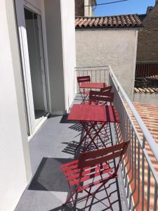 Hotels Le Crist'Al, hotel et restaurant, partiellement climatise, en front de mer et centre ville : photos des chambres