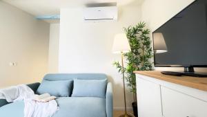 Ca Egle by Ca-Sa Check