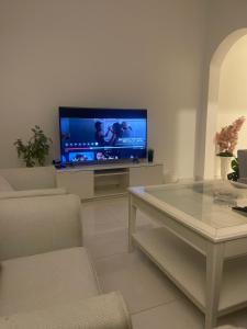 شقه 2 حي المروج مقابل المركز المالي