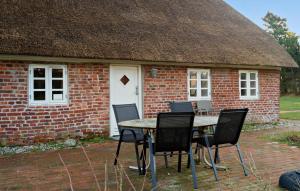 2 Bedroom Lovely Home In Blåvand