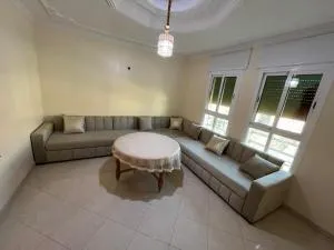 2 Slaapkamer Appartement - Al Azifat