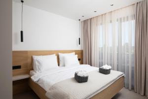 AMore Bijeca - App B6 - MPolo