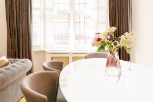 Discover the Exclusive Charm of a Covent Garden Luxury Nomads Home