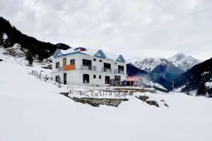 Zostel Barot (Rajgundha) - Biling