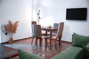 Grec Maison Piraeus by GrecCollection