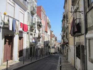 Lisbon SantAna Restelo 1br terrace