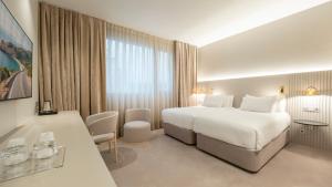 Superior Twin Room room in Carlemany Girona