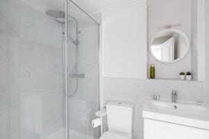 Take It Easy in This Stylish Architect Flat