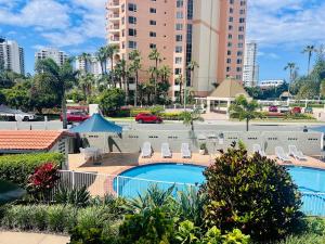 Beautiful Broadbeach Living!