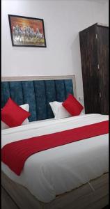Flamingo inn-KV tower 2nd floor, Paidleganj Kalepur,Kasia road, Gorakhpur