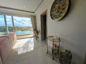 Luxury Living - Seafront Haven in Sliema - Malta