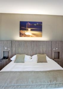 Two Adjacent Double Rooms  room in Mercure Saint Malo Balmoral