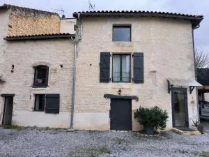 maison de bourg au calme, proche du Futuroscope - 武耶