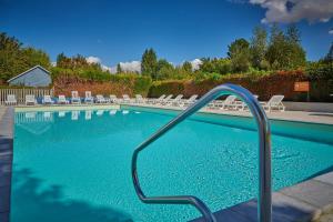 Campings Camping Les Fontaines : photos des chambres