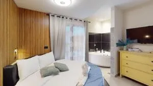 אחוזת ריצ'מונד - 2 סוויטות מדהימות עם בריכה מחוממת - 恰斯林