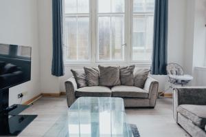 2 bed Renfield st City Center