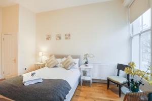 Notting Hill 2 Bed Flat - 5 min to Portobello Road