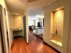 Appartements SPACIOUS FLAT WITH AC & 33M² TERRACE IN SARLAT : photos des chambres