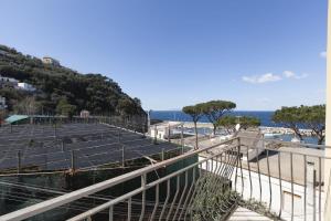 Tetto Bianco Bright Apartment with Private Terrace in Marina della Lobra by Feeling Italy
