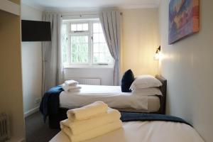 Standard Twin Room room in The Barford Inn