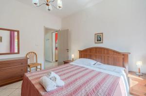 Charming House in Fontane Bianche with Private Garden