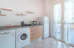 Charming House in Fontane Bianche with Private Garden