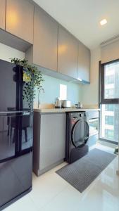 Upscale Apartment With Train Access Bts Thonglor
