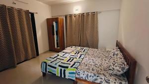 Bamboo Stays Vibrant 2bhk Apt Nr Jupiter Hsp
