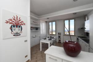Deluxe Apartment room in Corso Italia 38 C
