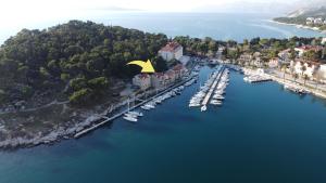 Villa Columba - 4 Star Deluxe Apartments - Sea-Front & Panorama View