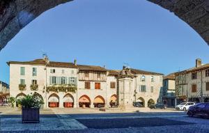 Maisons de vacances 2 Bedroom Lovely Home In Bussiere-Badil : photos des chambres