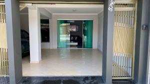 Cop 30 home with garden and lake