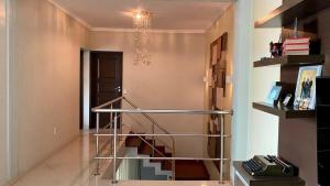 Cop 30 home with garden and lake