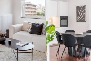 Athenian 3BR seaside property in Alimos by UPSTREET