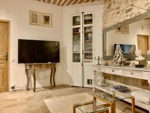 Cannes Suquet appartement cosy