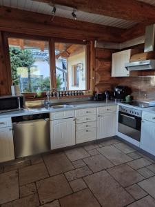 Rursee Eifel-Chalet mit Seeblick und Wellnessbereich