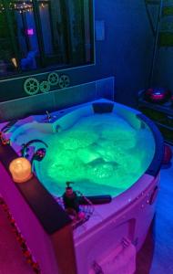 Appartements Escapade Romantique avec Champagne offert : photos des chambres