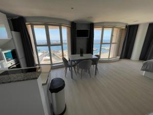 Center Marina view Silver Studio