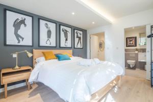 Fabulous Central Apt With Balcony & Parking